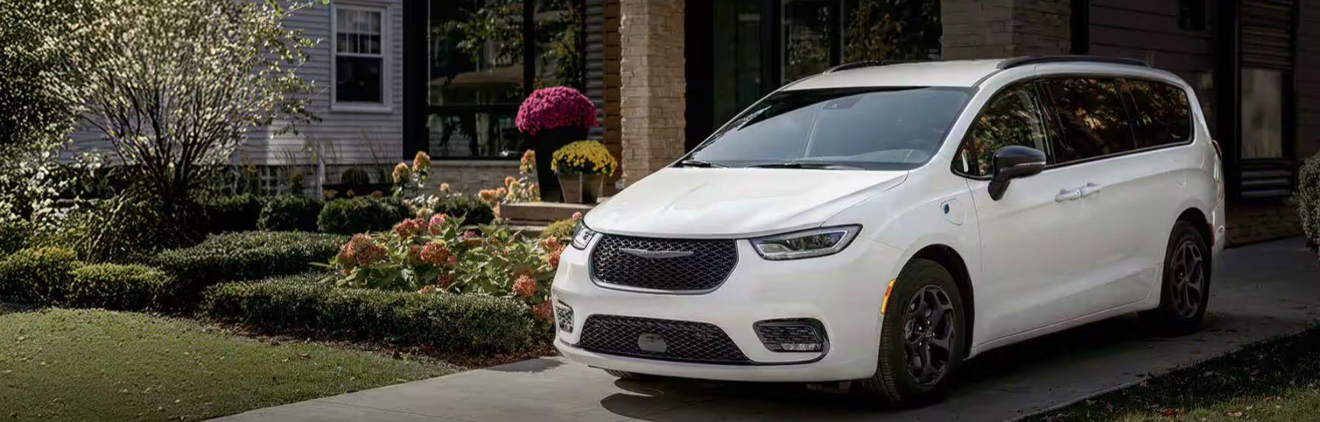 2025 Chrysler Pacifica Hybrid