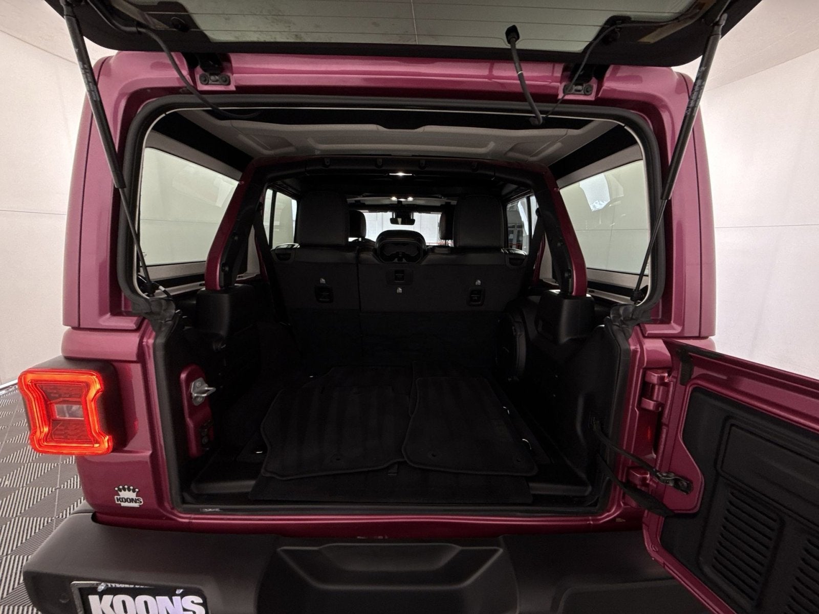 2022 Jeep Wrangler Unlimited Sahara Altitude