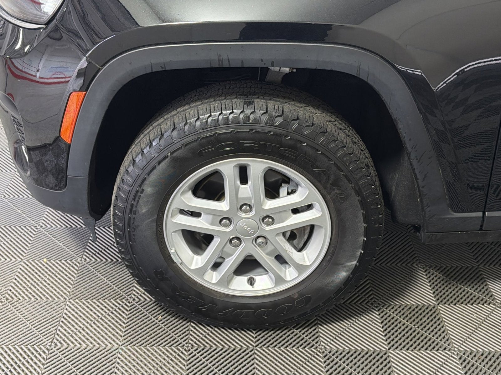 2023 Jeep Grand Cherokee Laredo