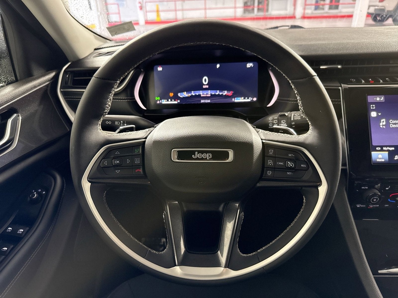 2023 Jeep Grand Cherokee Laredo