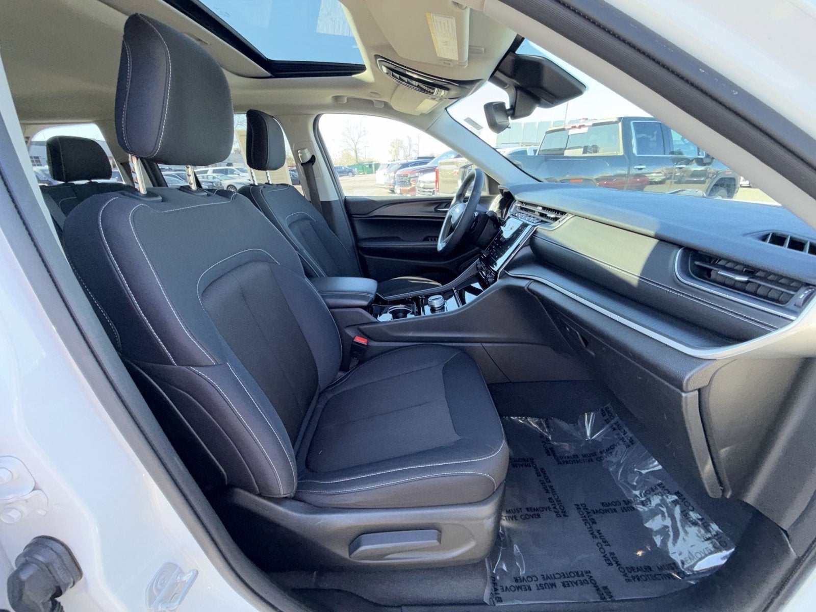2023 Jeep Grand Cherokee Laredo