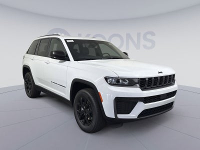 2026 Jeep Grand Cherokee Laredo Altitude