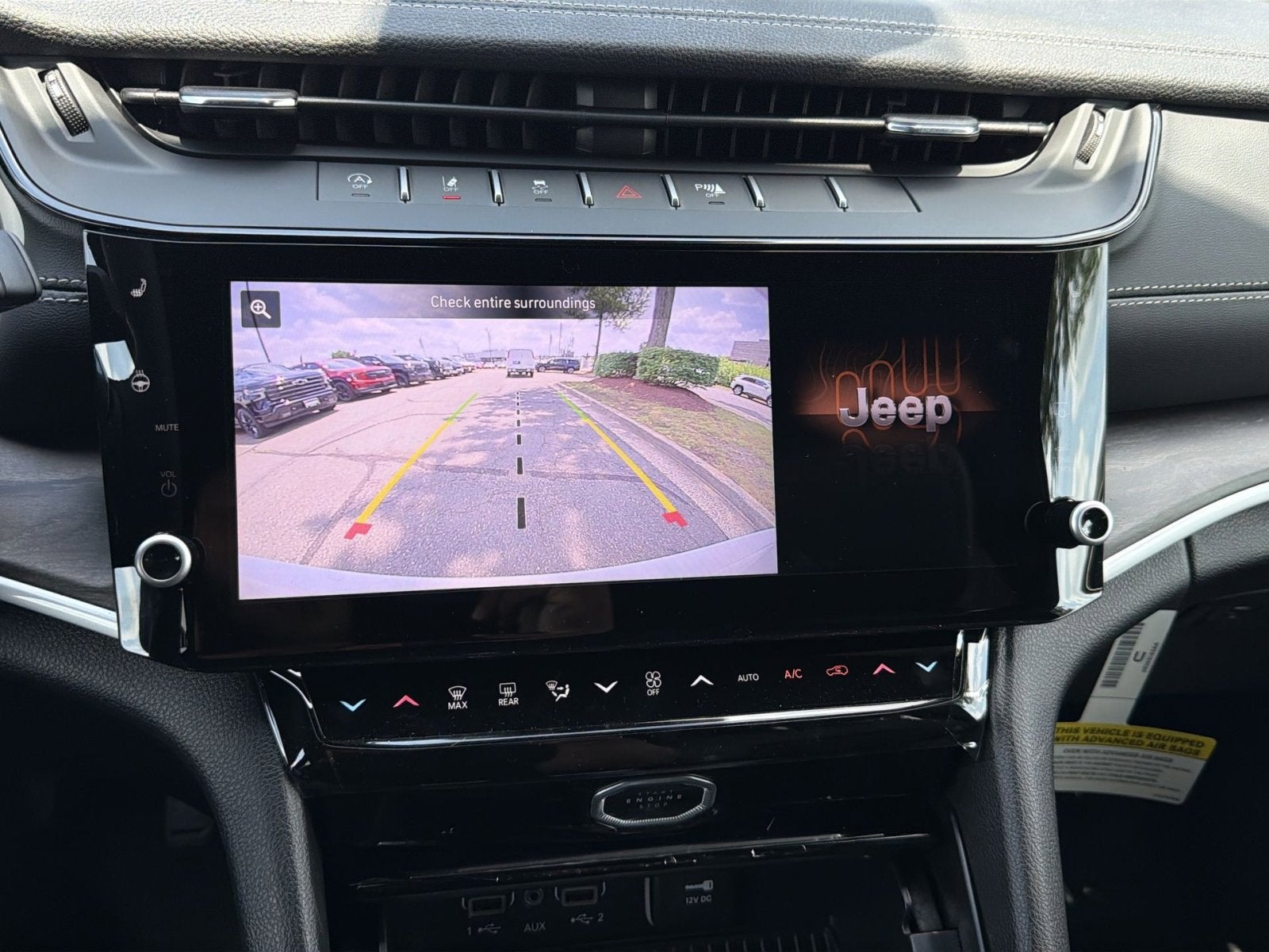 2026 Jeep Grand Cherokee Laredo Altitude