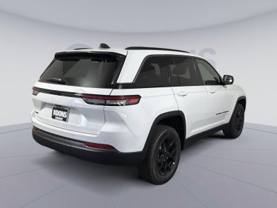 2026 Jeep Grand Cherokee Laredo Altitude