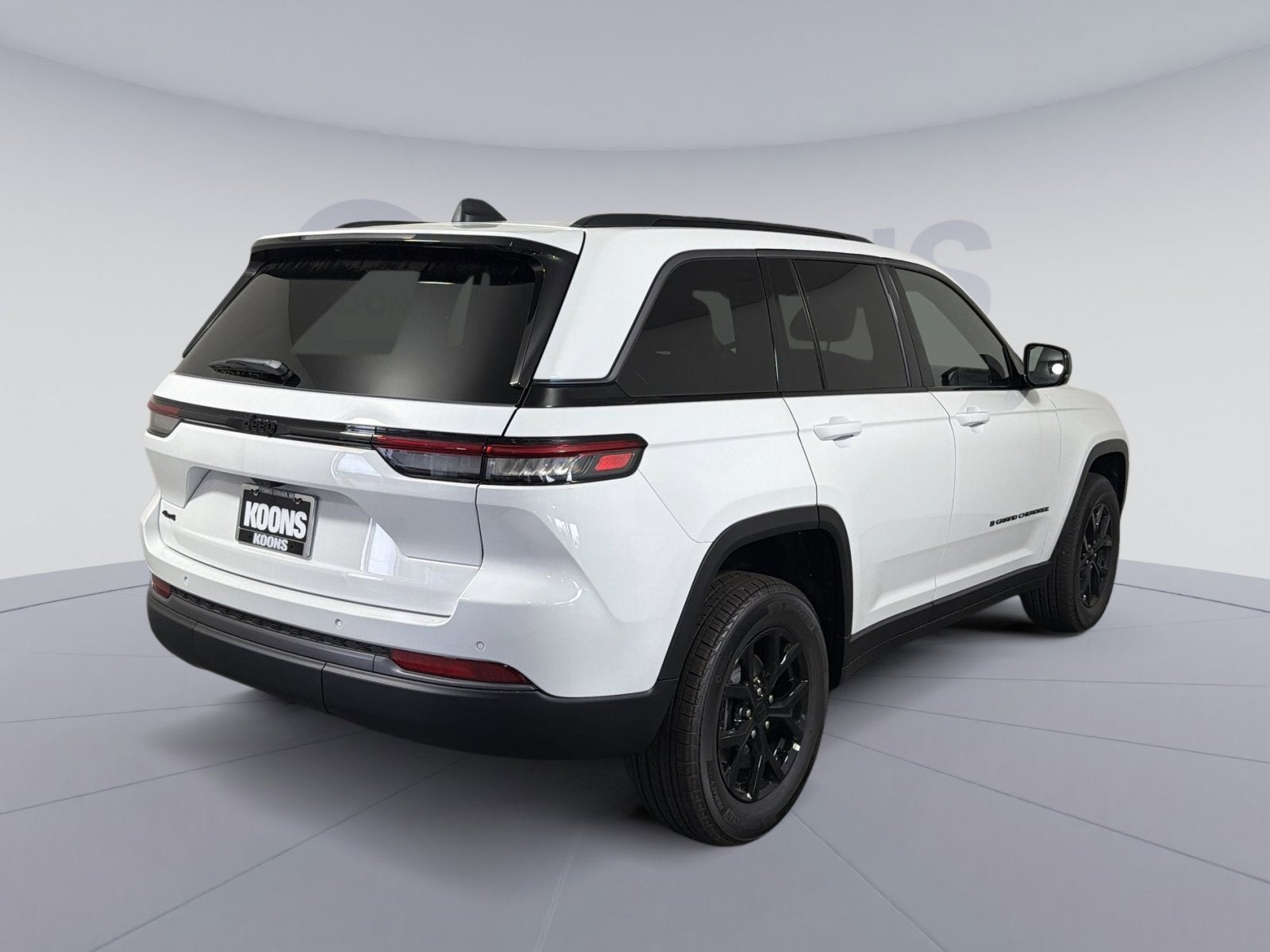 2026 Jeep Grand Cherokee Laredo Altitude