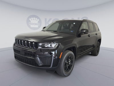 2026 Jeep Grand Cherokee Laredo Altitude
