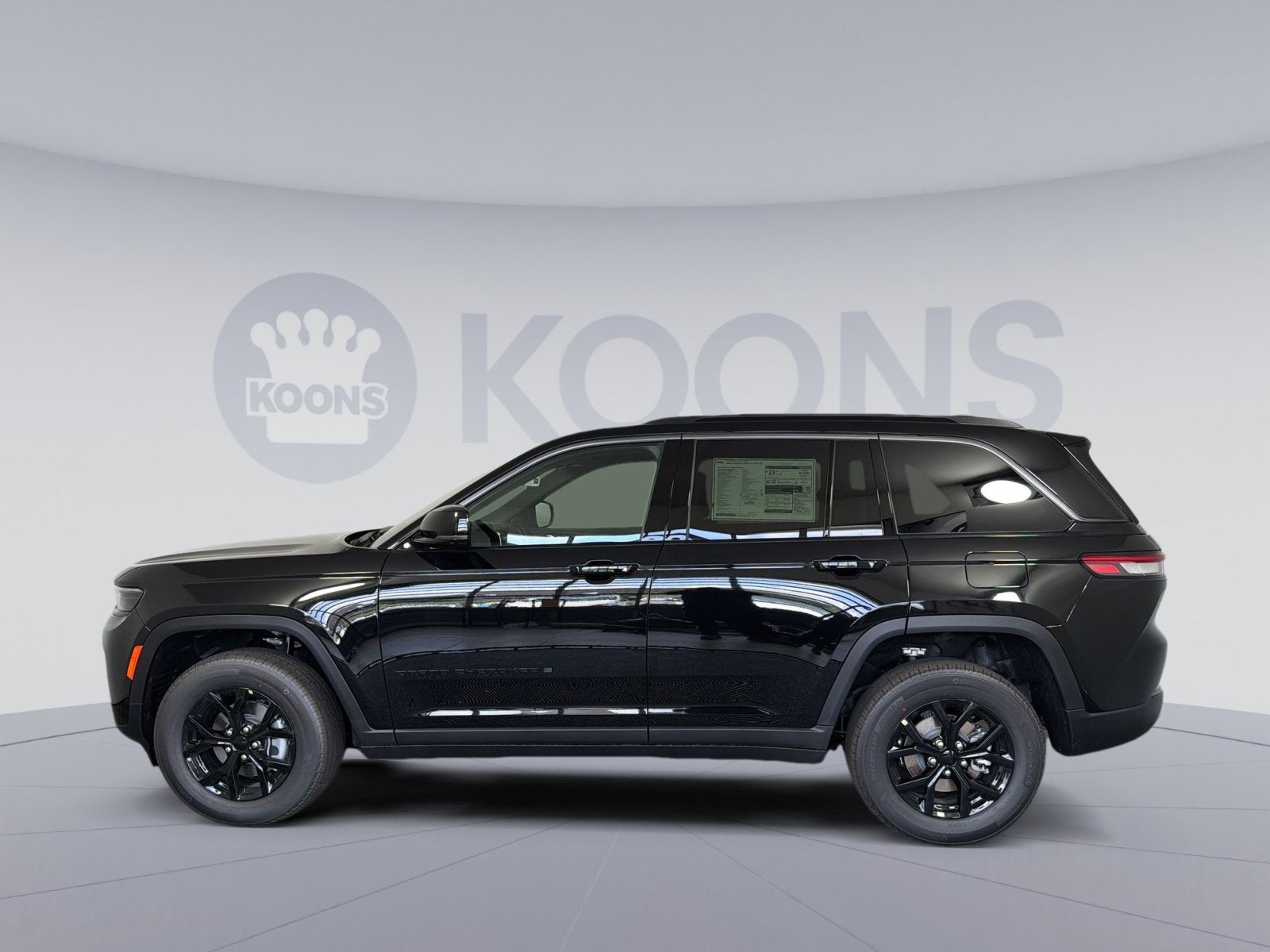 2026 Jeep Grand Cherokee Laredo Altitude