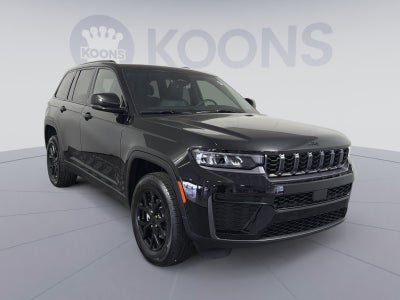 2026 Jeep Grand Cherokee Laredo Altitude