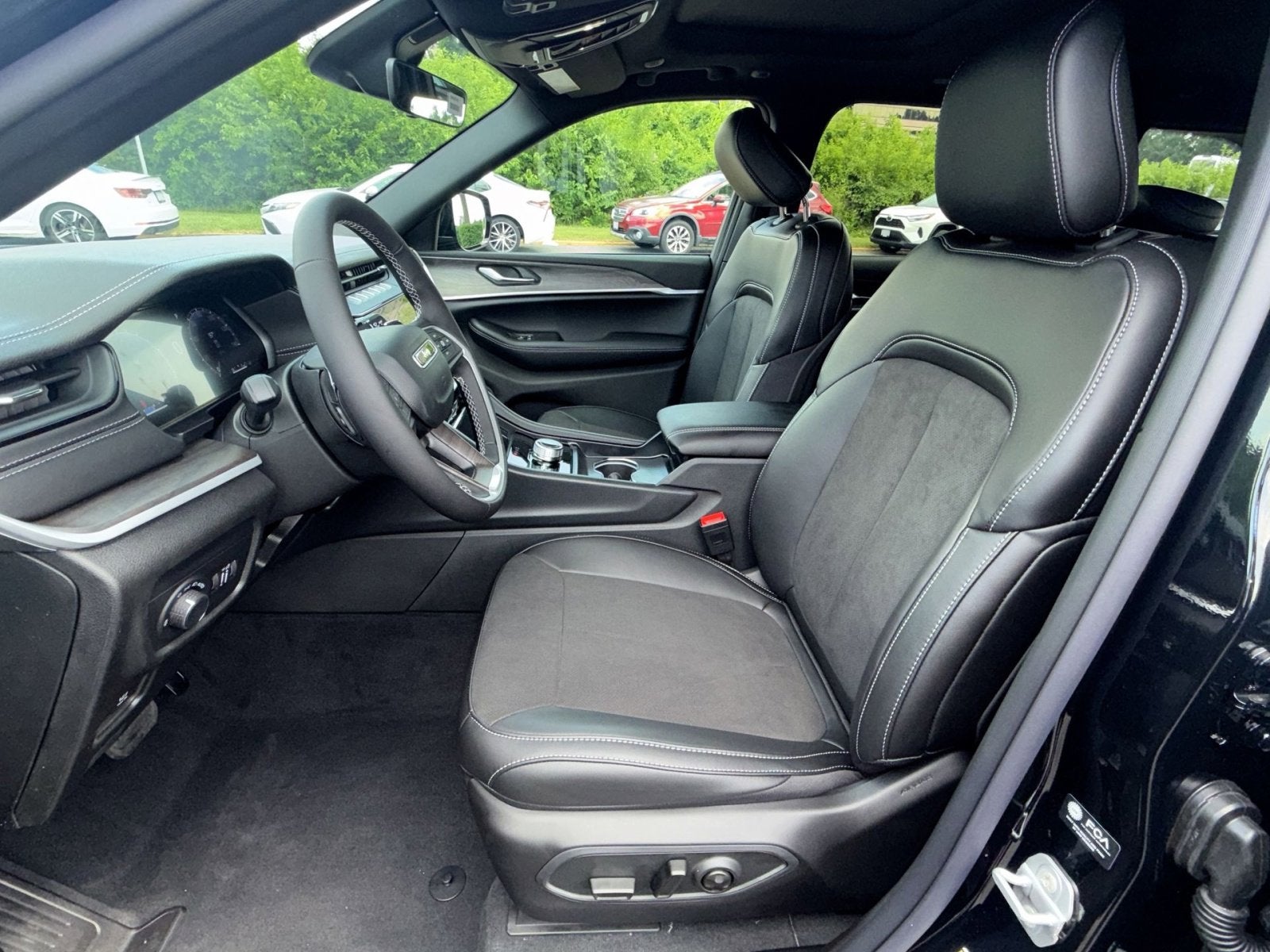 2026 Jeep Grand Cherokee Laredo Altitude