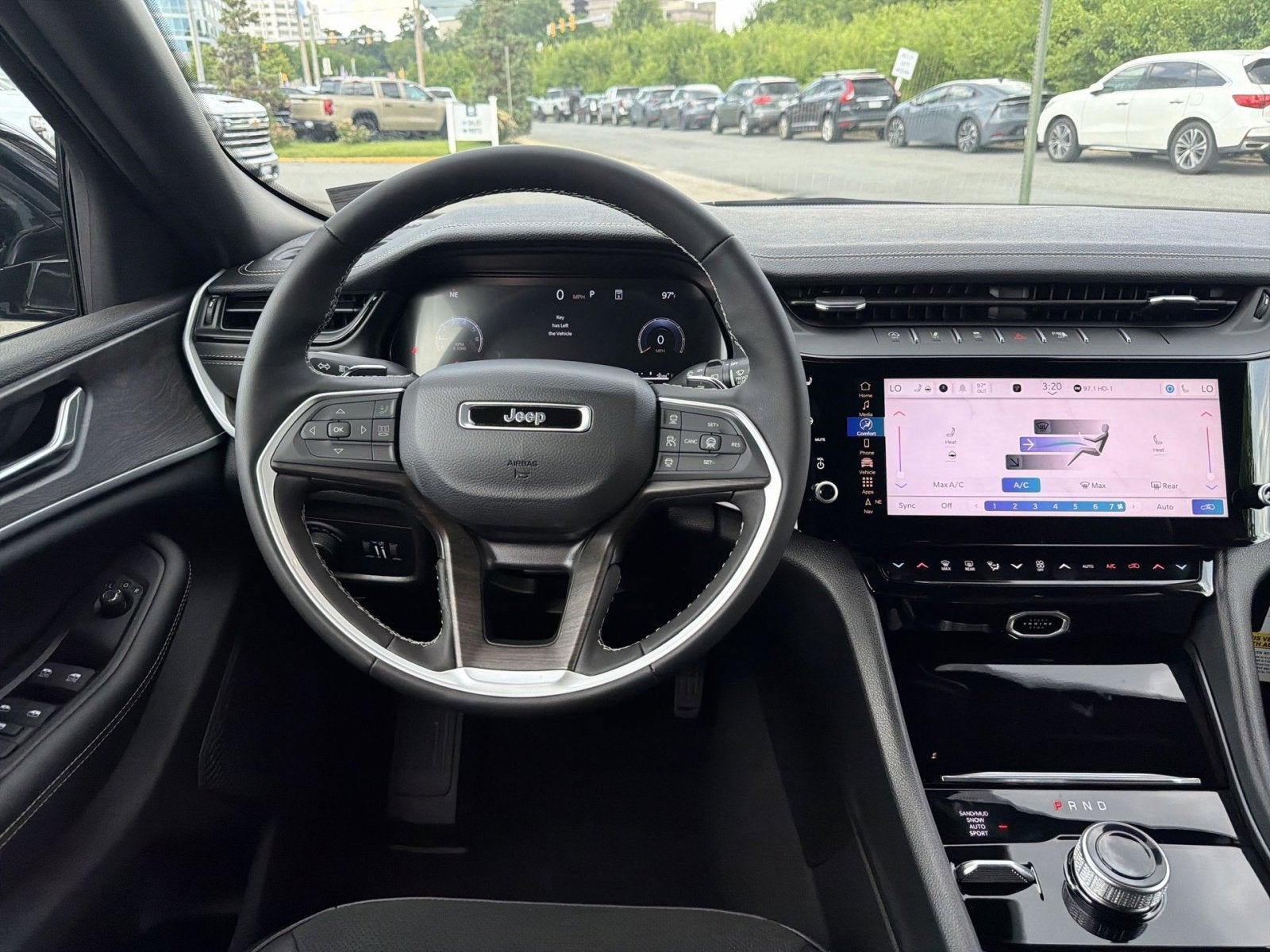 2026 Jeep Grand Cherokee Laredo Altitude