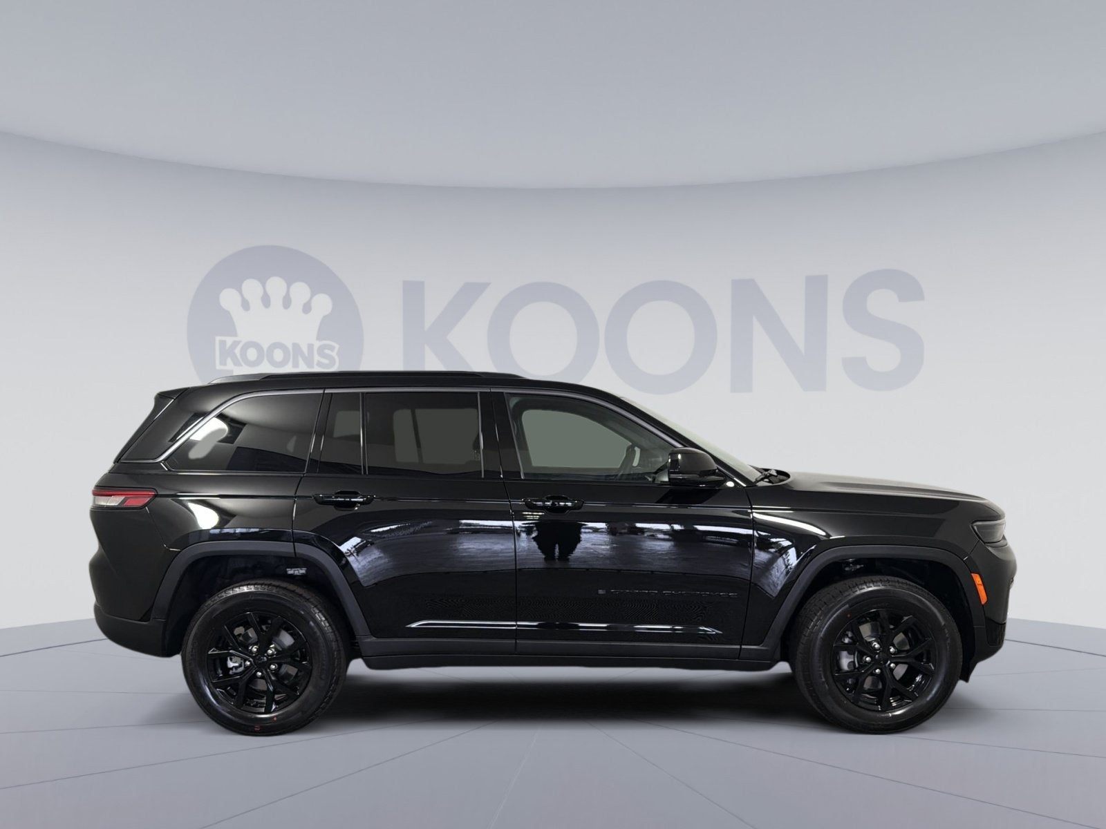 2026 Jeep Grand Cherokee Laredo Altitude