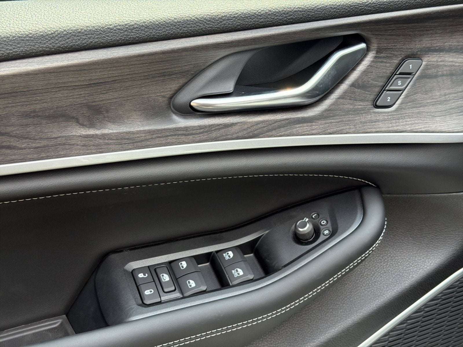 2026 Jeep Grand Cherokee Limited Reserve