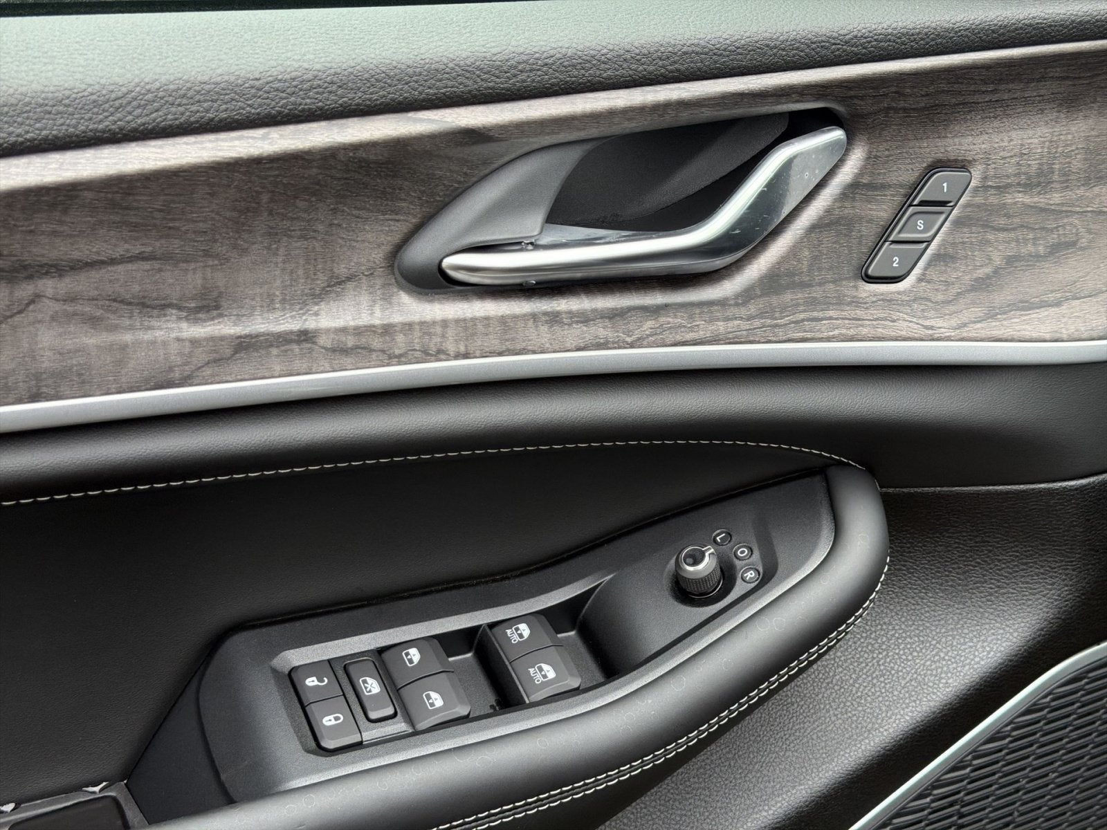 2026 Jeep Grand Cherokee Limited Reserve