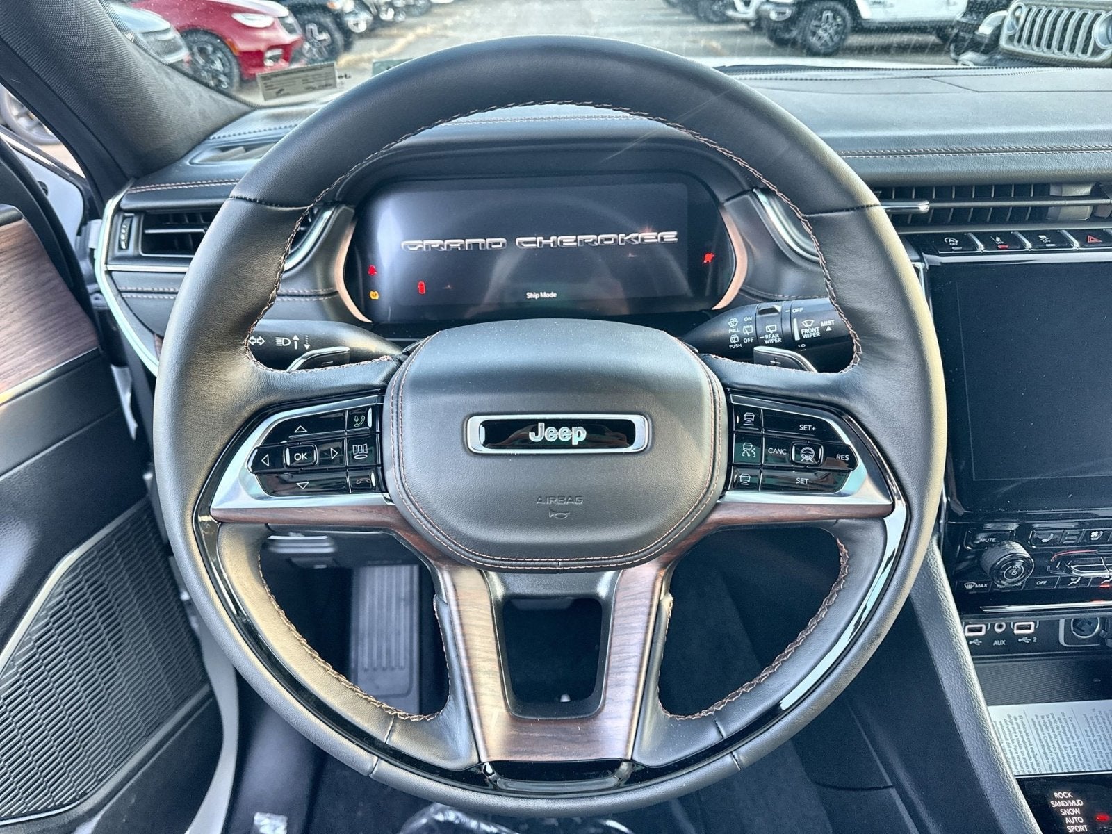 2025 Jeep Grand Cherokee Summit