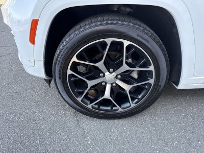 2023 Jeep Grand Cherokee Summit