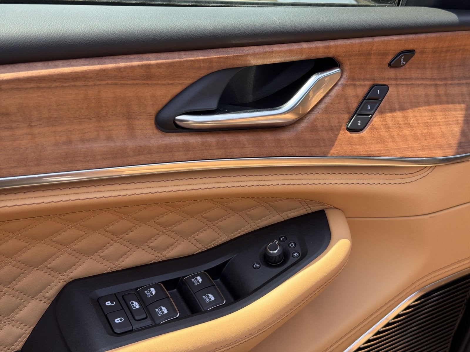 2026 Jeep Grand Cherokee Summit