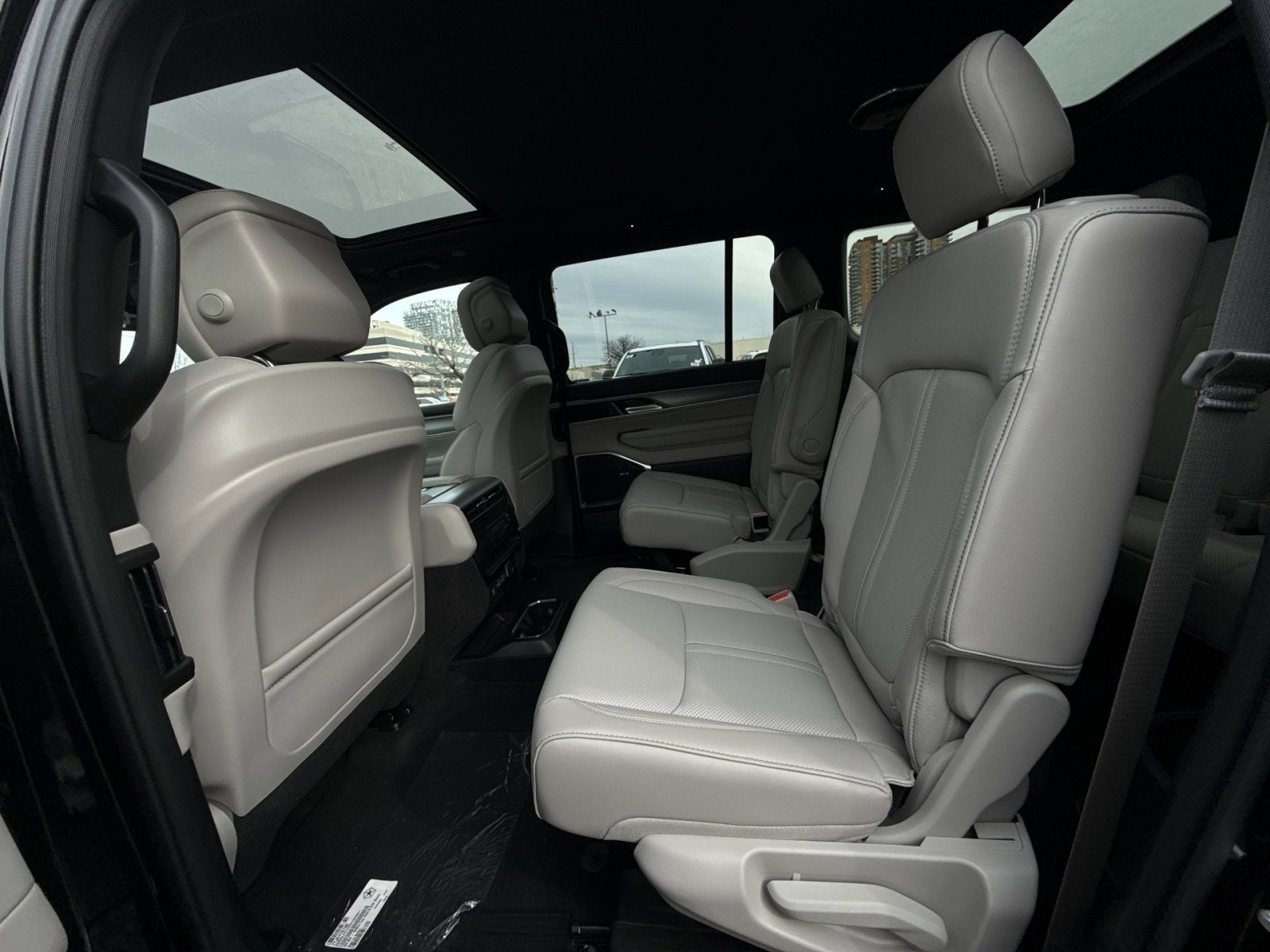 2026 Jeep Grand Wagoneer L 4x4