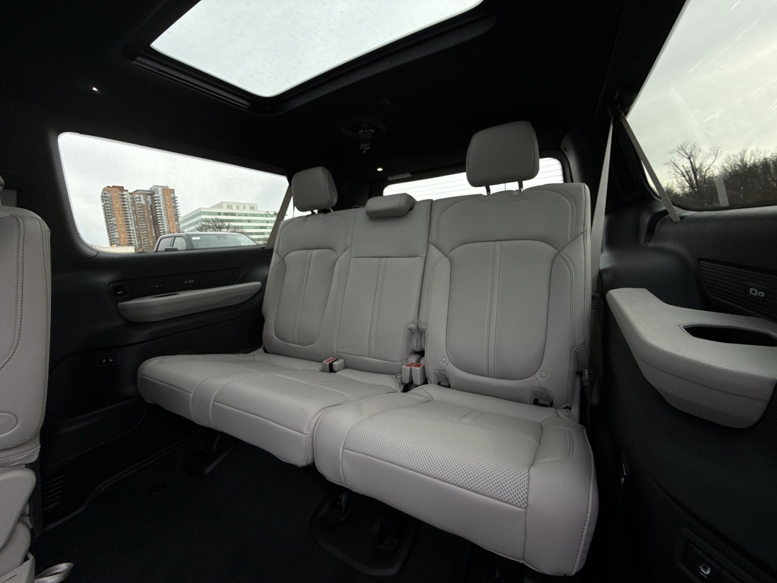 2026 Jeep Grand Wagoneer L 4x4