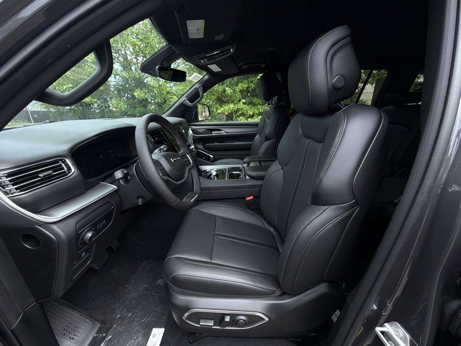 2026 Jeep Grand Wagoneer L 4x4