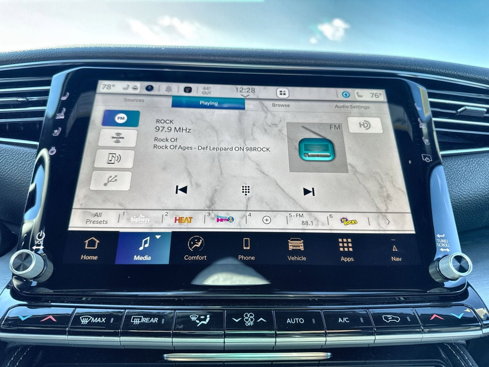 2026 Jeep Grand Wagoneer L 4x4