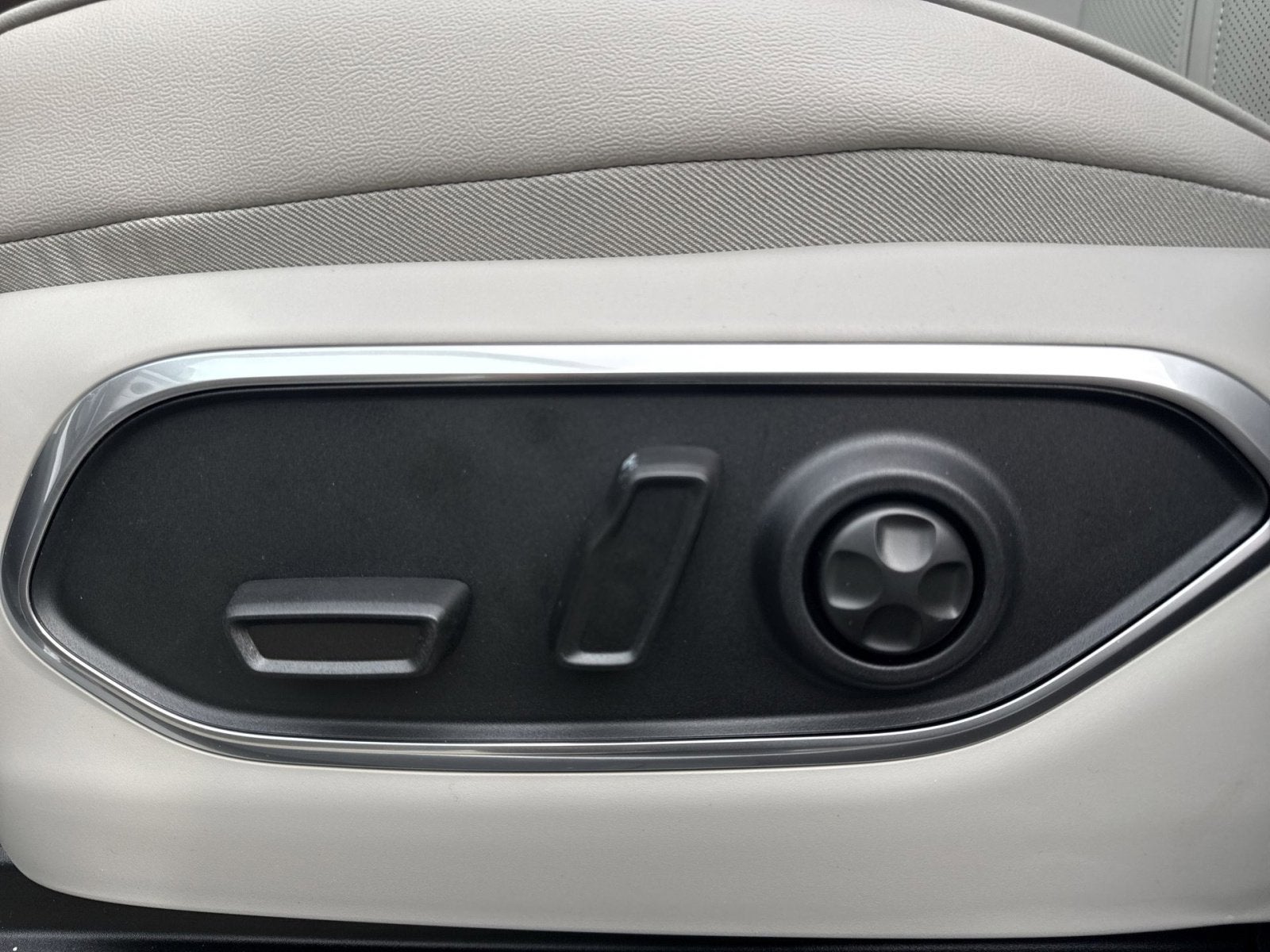 2026 Jeep Grand Wagoneer L 4x4