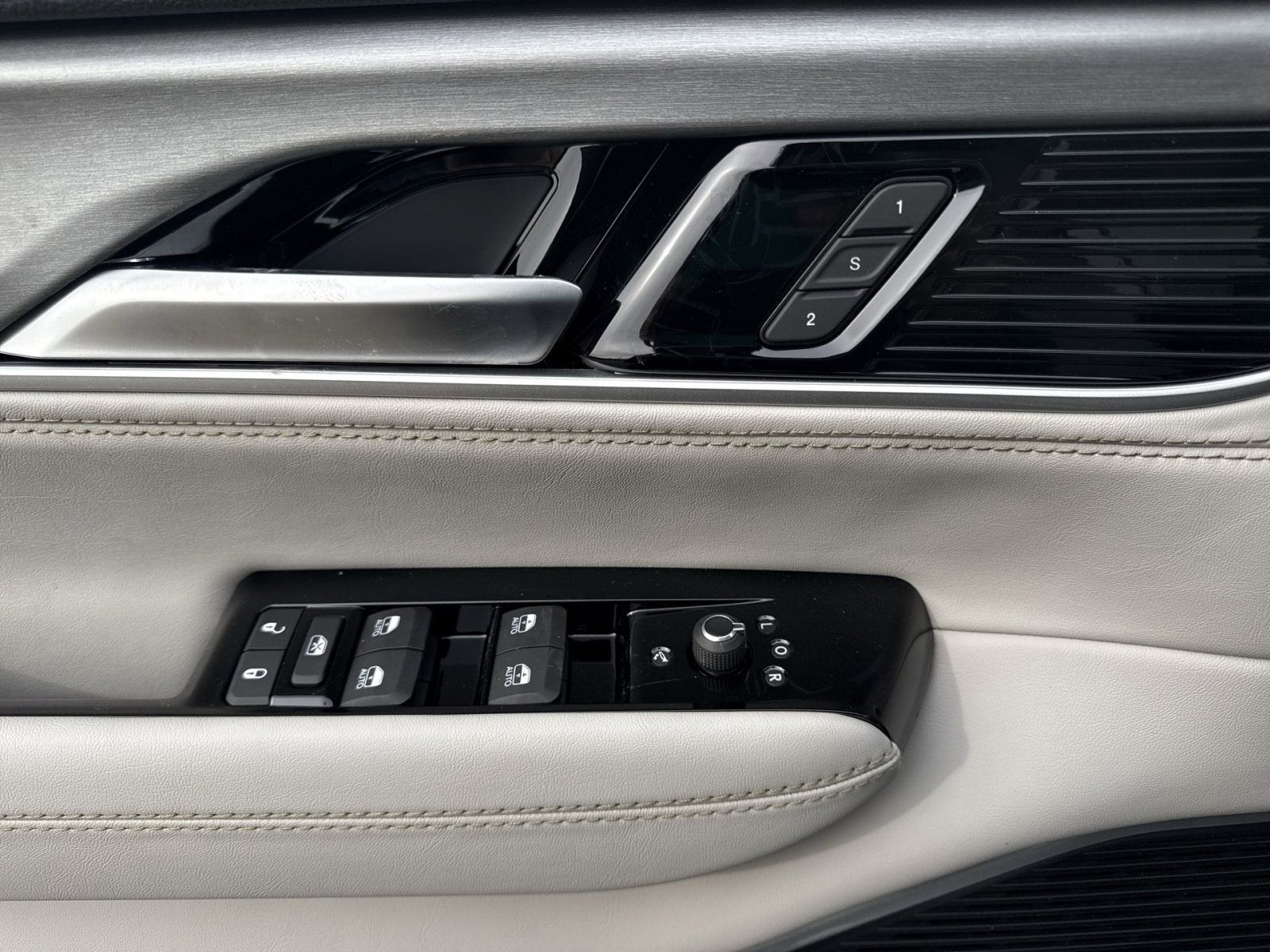 2026 Jeep Grand Wagoneer L 4x4