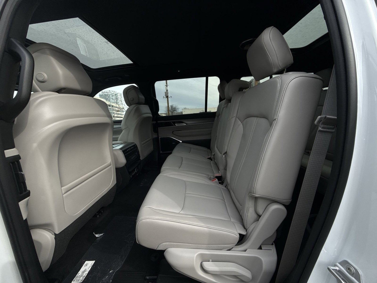 2026 Jeep Grand Wagoneer L 4x4