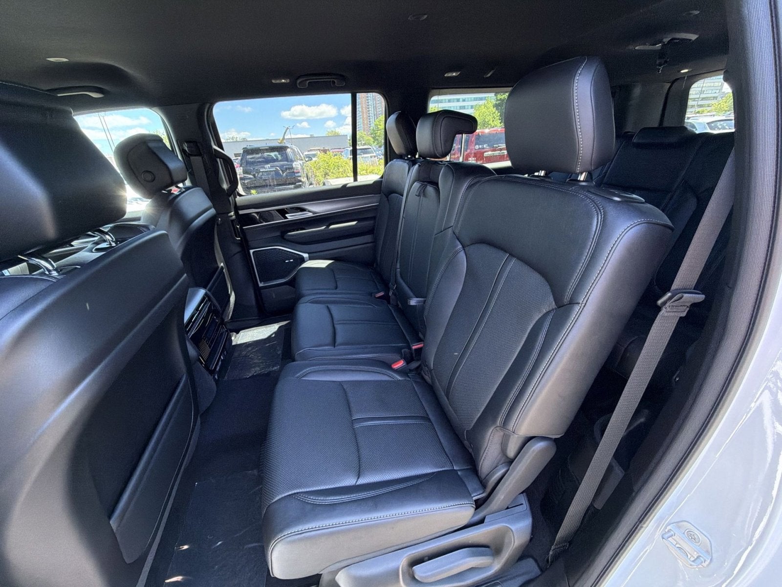 2026 Jeep Grand Wagoneer L 4x4
