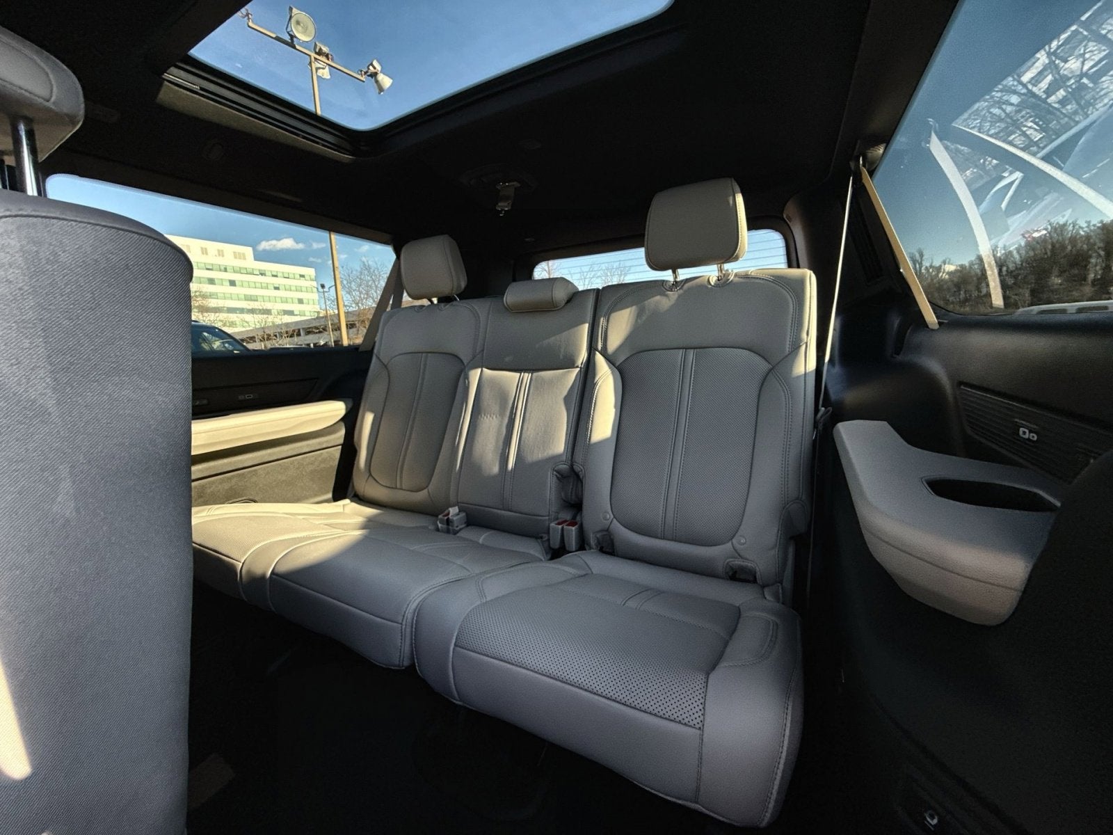 2026 Jeep Grand Wagoneer L 4x4