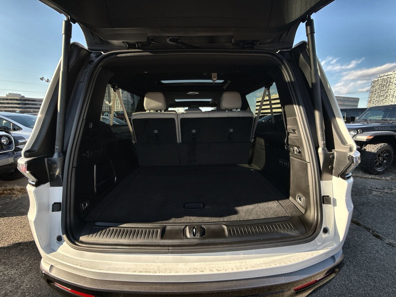 2026 Jeep Grand Wagoneer L 4x4