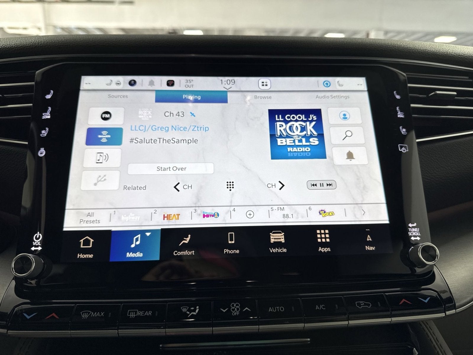 2026 Jeep Grand Wagoneer L 4x4