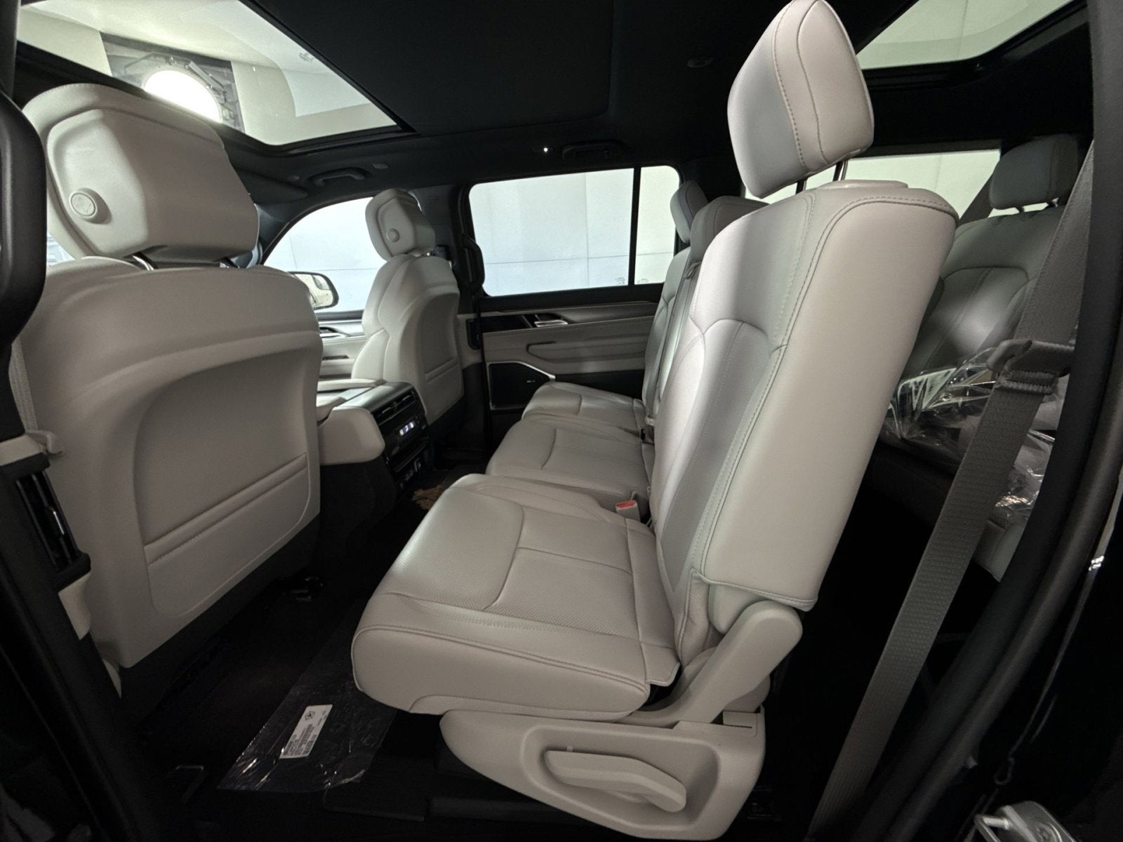 2026 Jeep Grand Wagoneer L 4x4