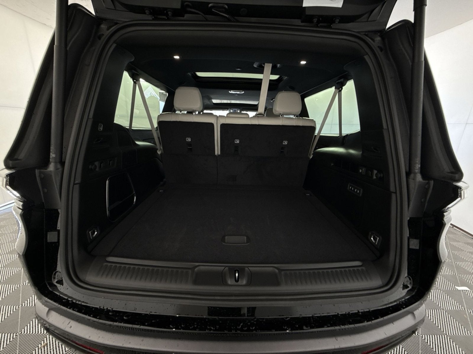 2026 Jeep Grand Wagoneer L 4x4