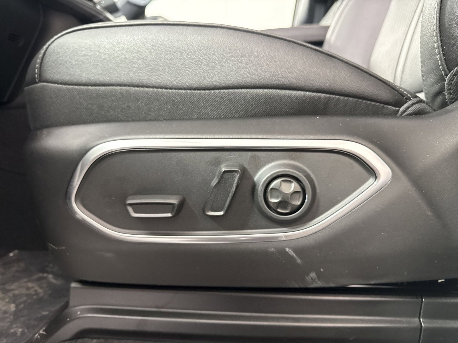 2026 Jeep Grand Wagoneer L 4x4