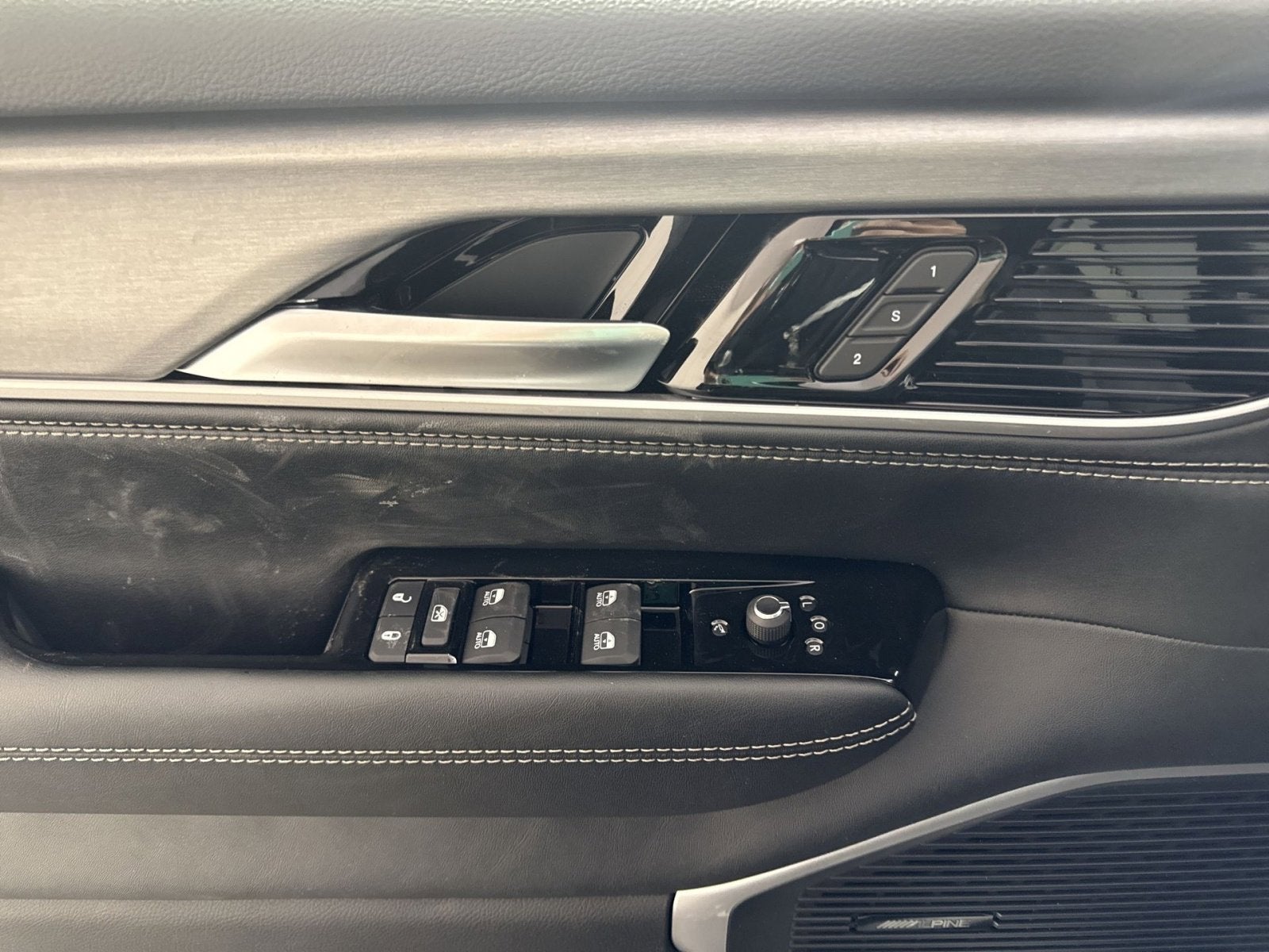 2026 Jeep Grand Wagoneer L 4x4