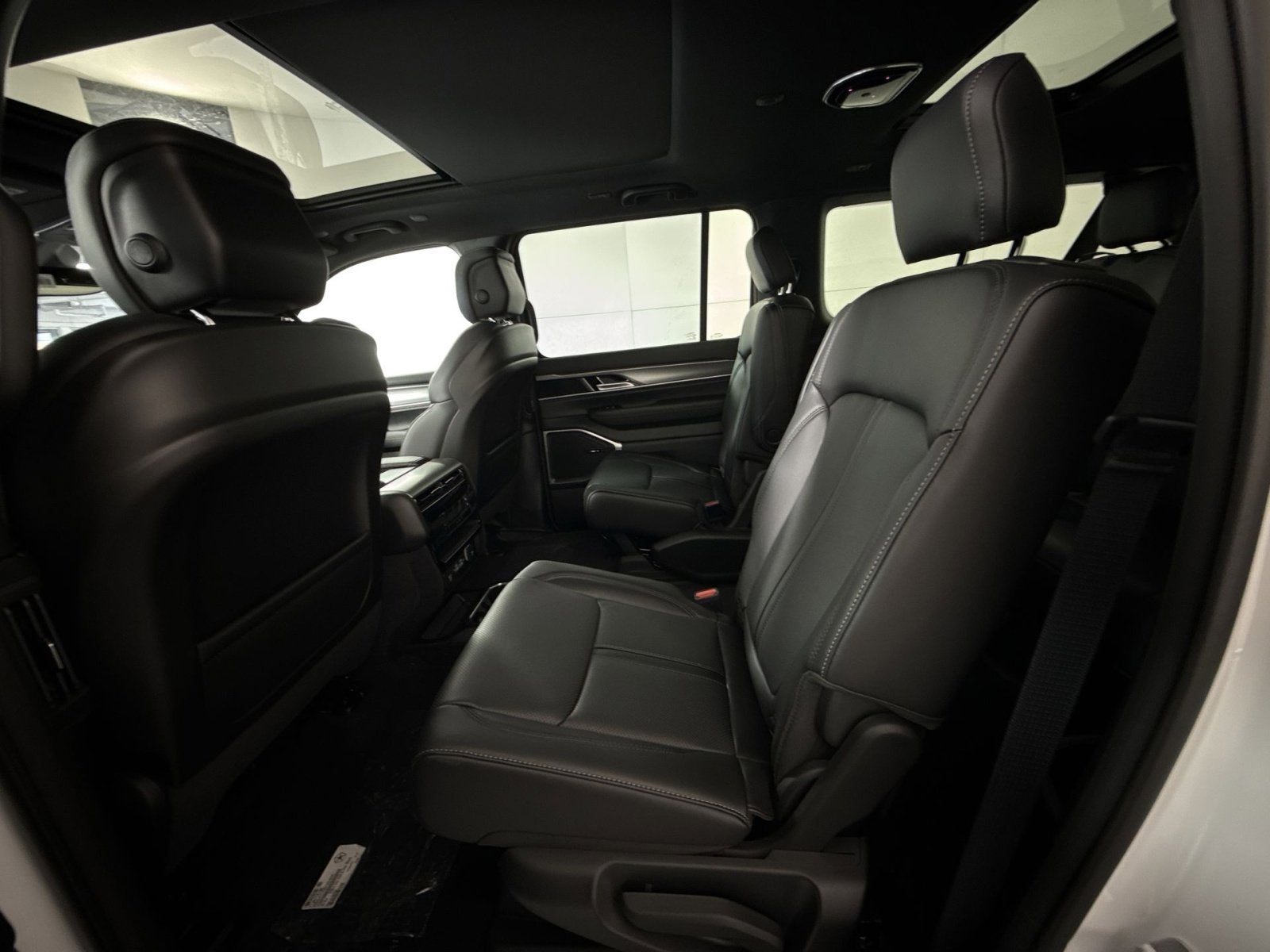 2026 Jeep Grand Wagoneer L 4x4