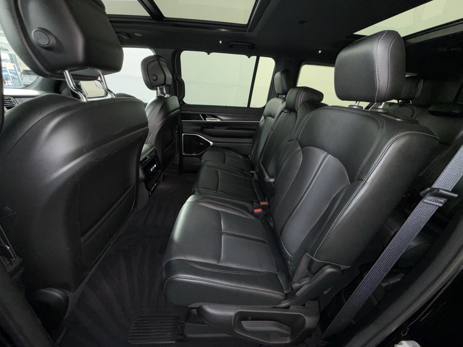 2023 Jeep Wagoneer L Series III