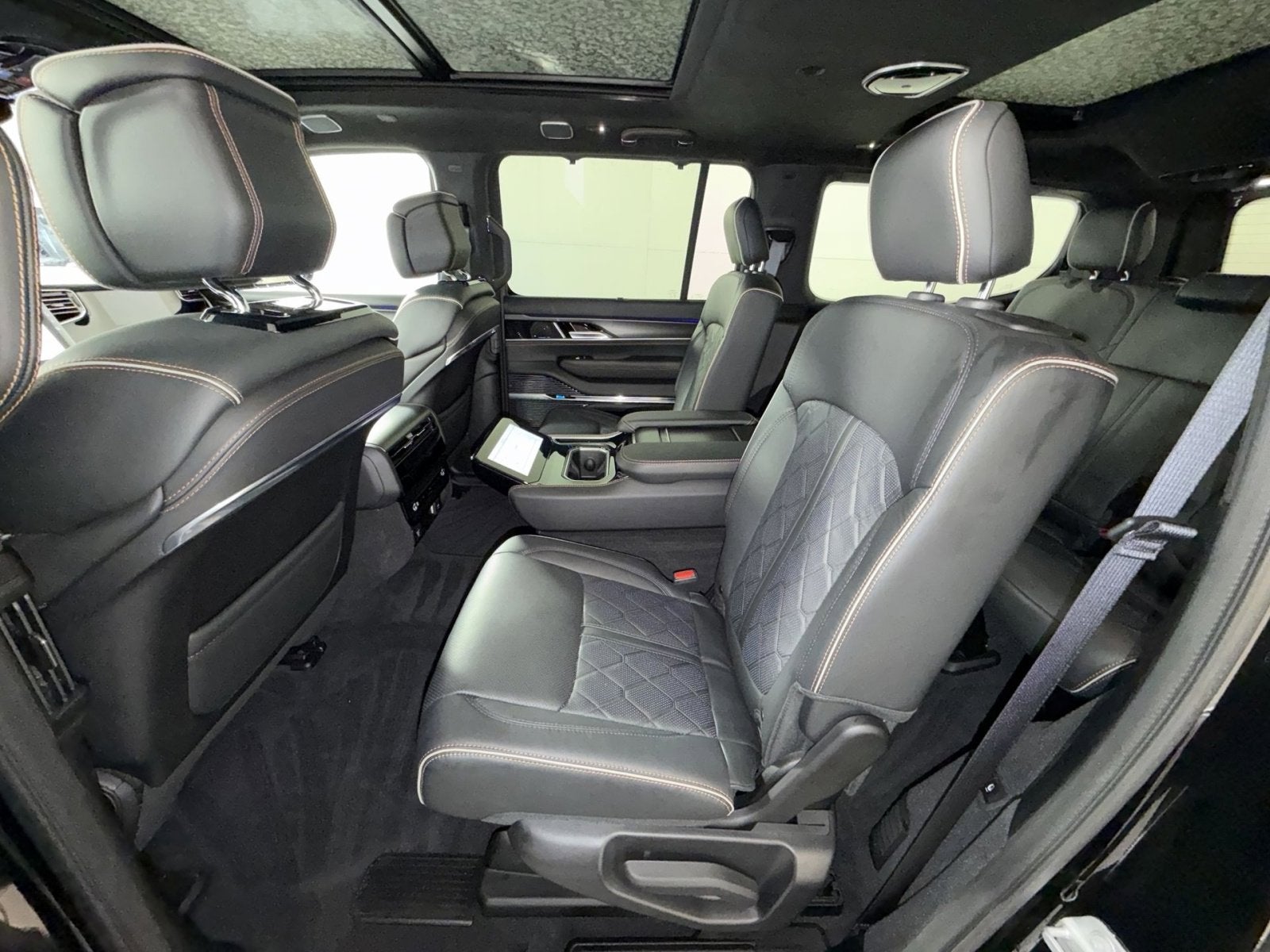 2025 Jeep Grand Wagoneer Series III