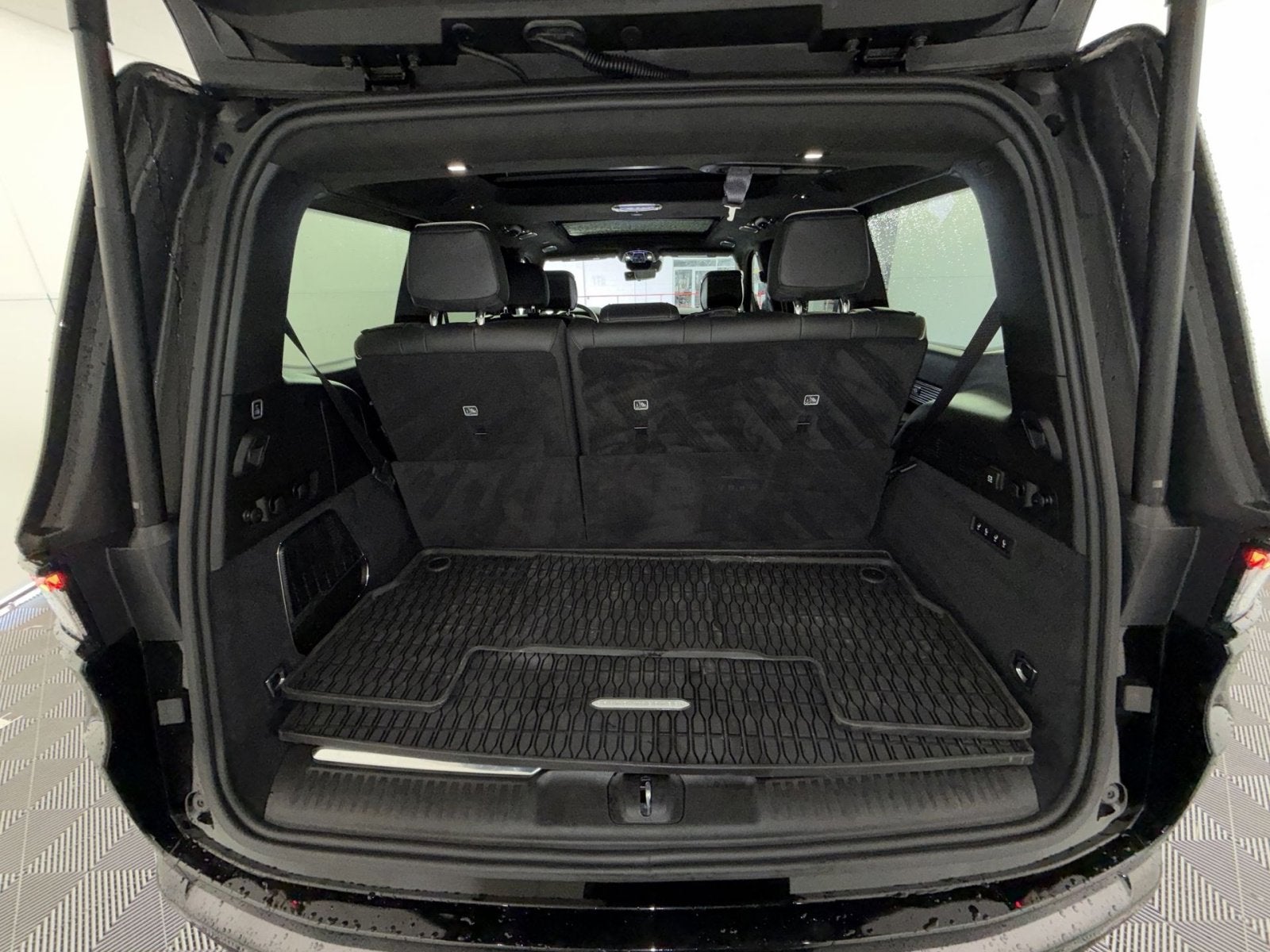 2025 Jeep Grand Wagoneer Series III