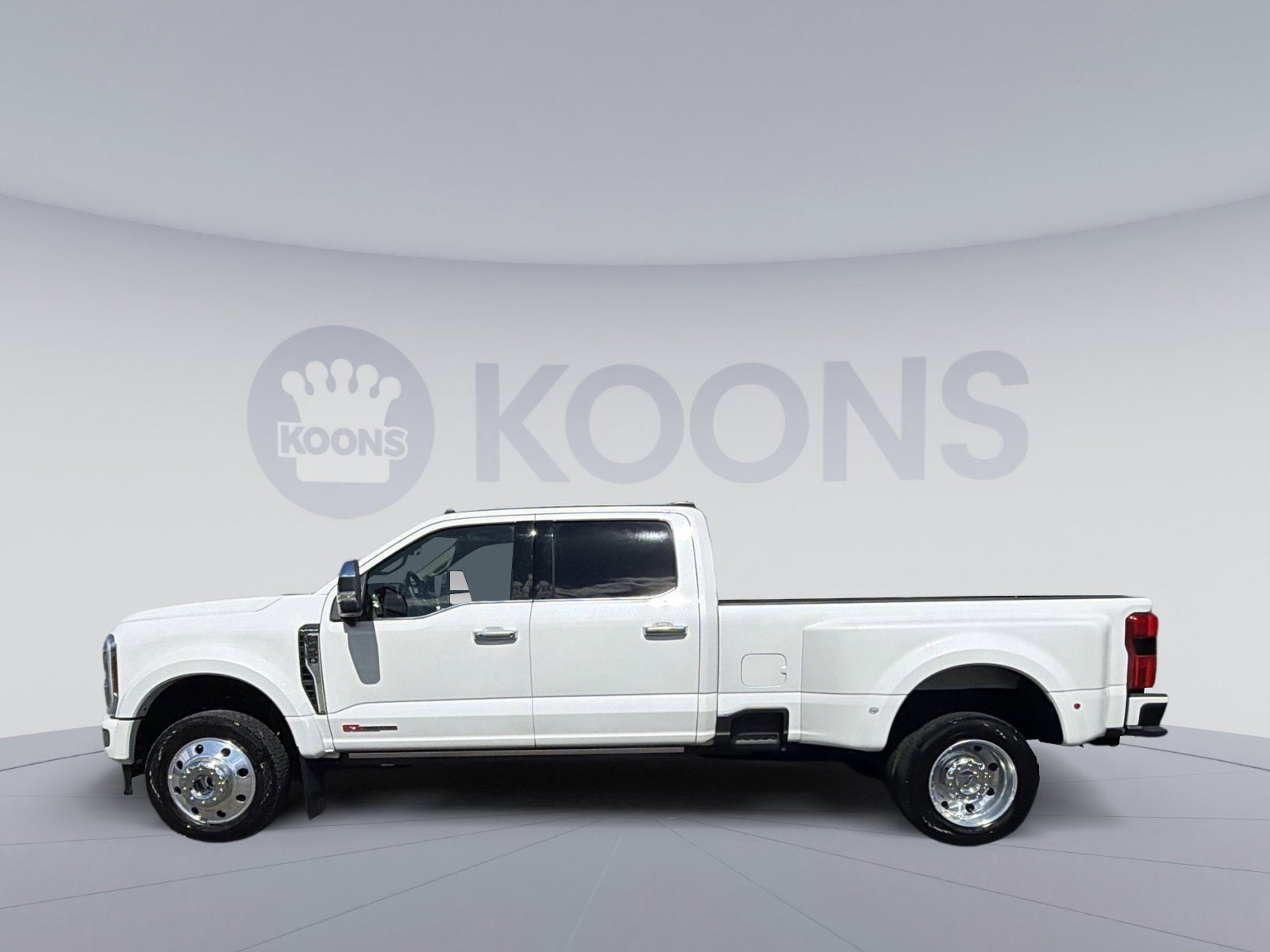 2025 Ford F-450SD Platinum