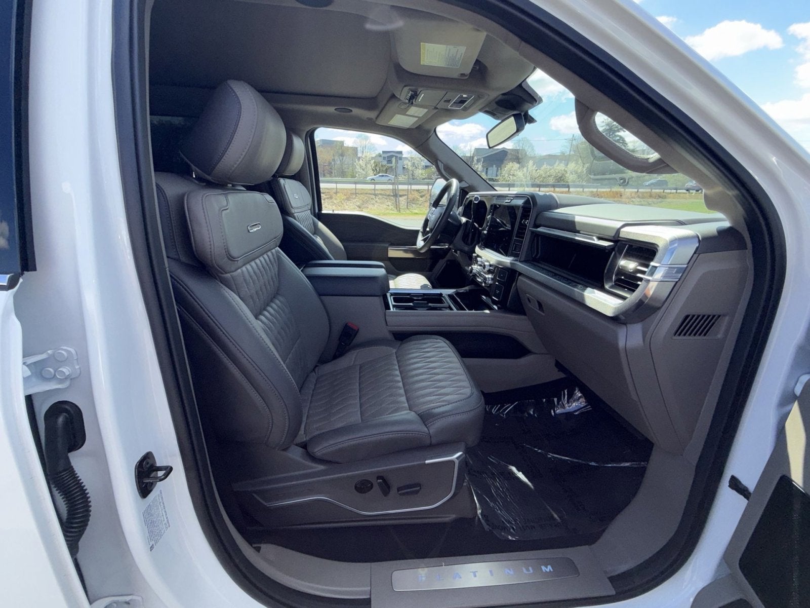 2025 Ford F-450SD Platinum