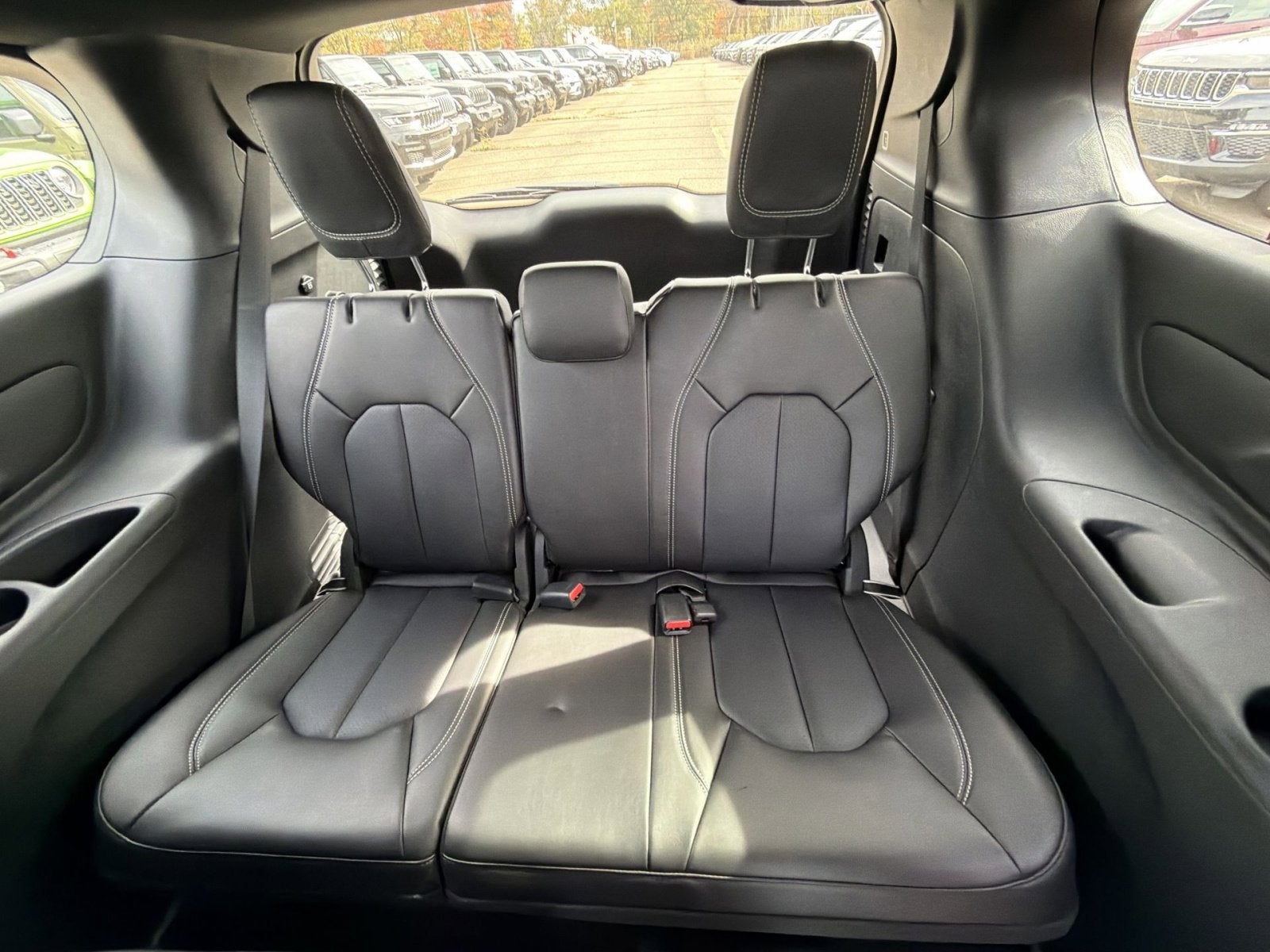 2026 Chrysler Pacifica Select