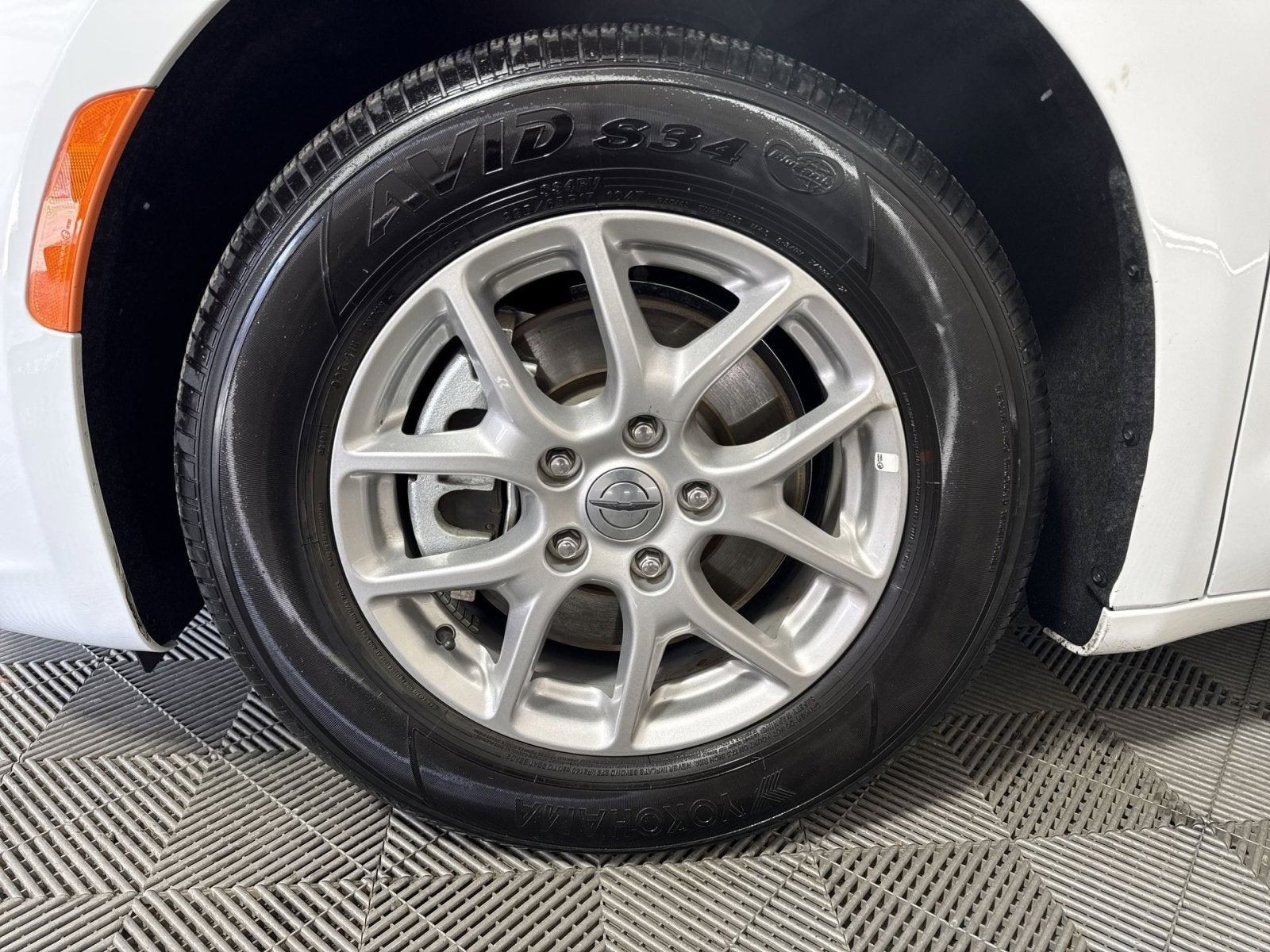 2025 Chrysler Pacifica Select