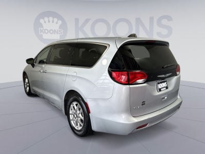 2024 Chrysler Voyager LX