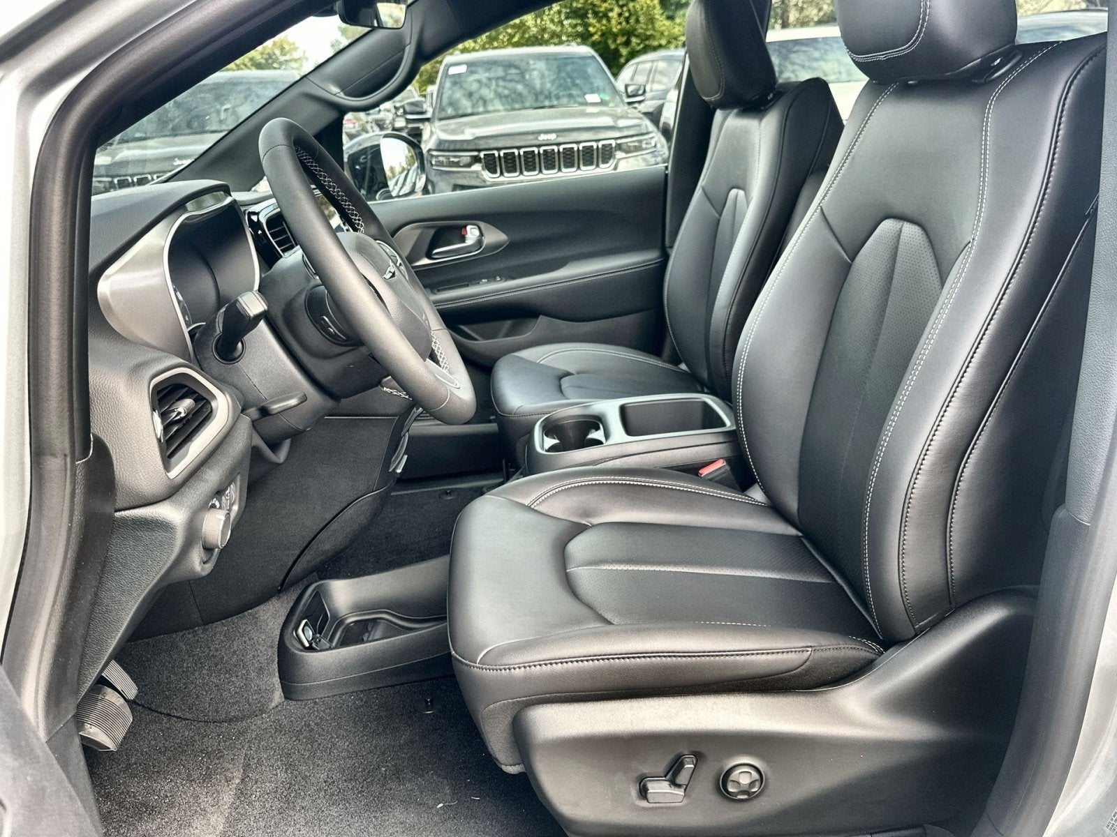 2026 Chrysler Voyager LX