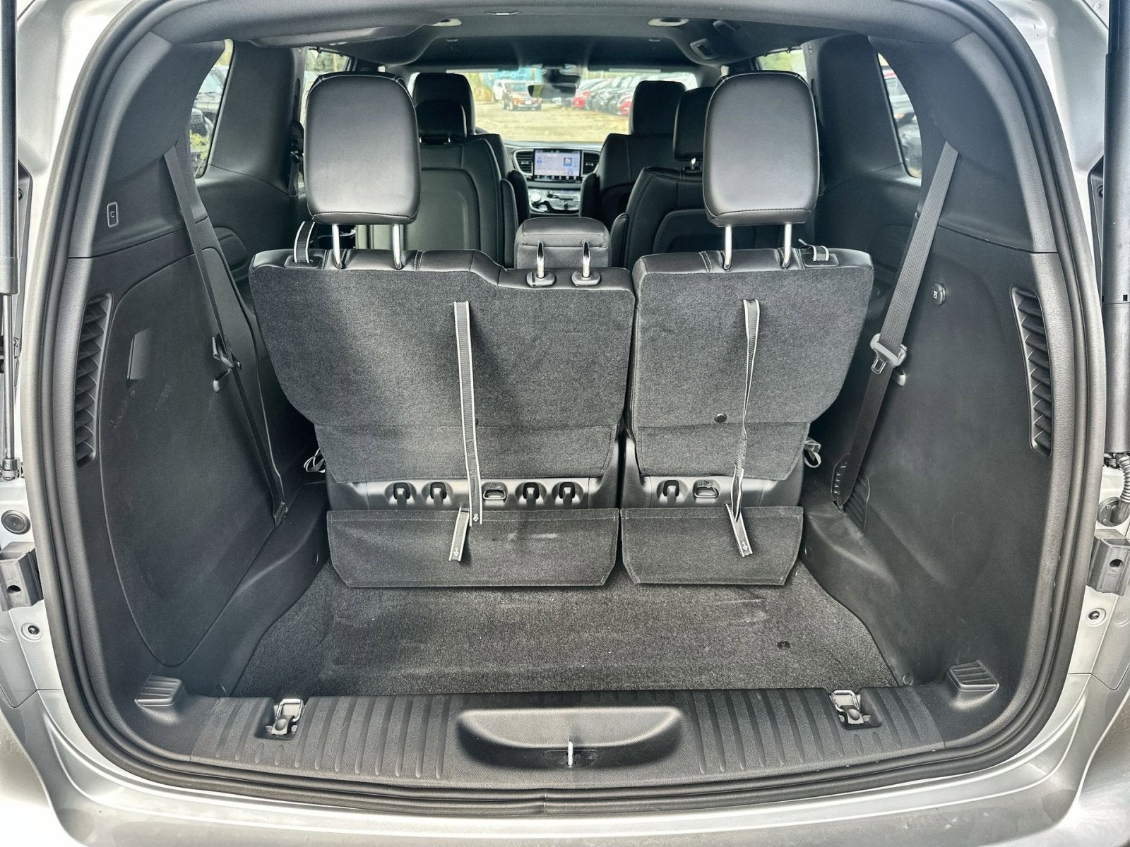 2026 Chrysler Voyager LX