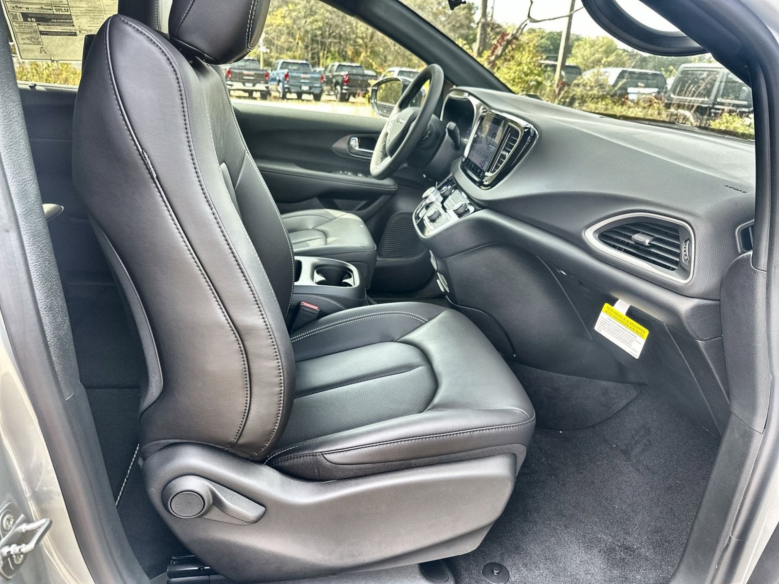 2026 Chrysler Voyager LX