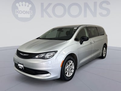 2024 Chrysler Voyager LX