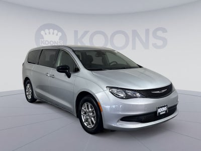 2024 Chrysler Voyager LX