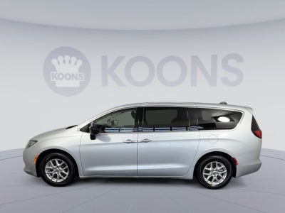 2024 Chrysler Voyager LX
